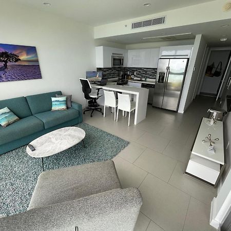 Azure Beach Residences Palm Beach Luaran gambar