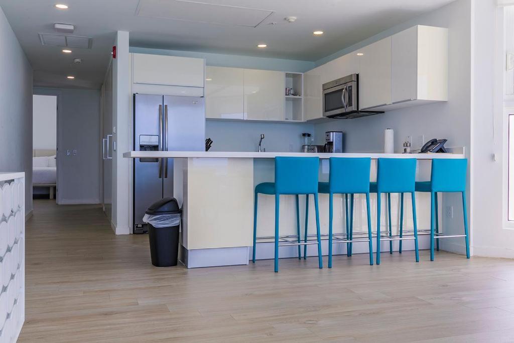 Azure Beach Residences Palm Beach Luaran gambar