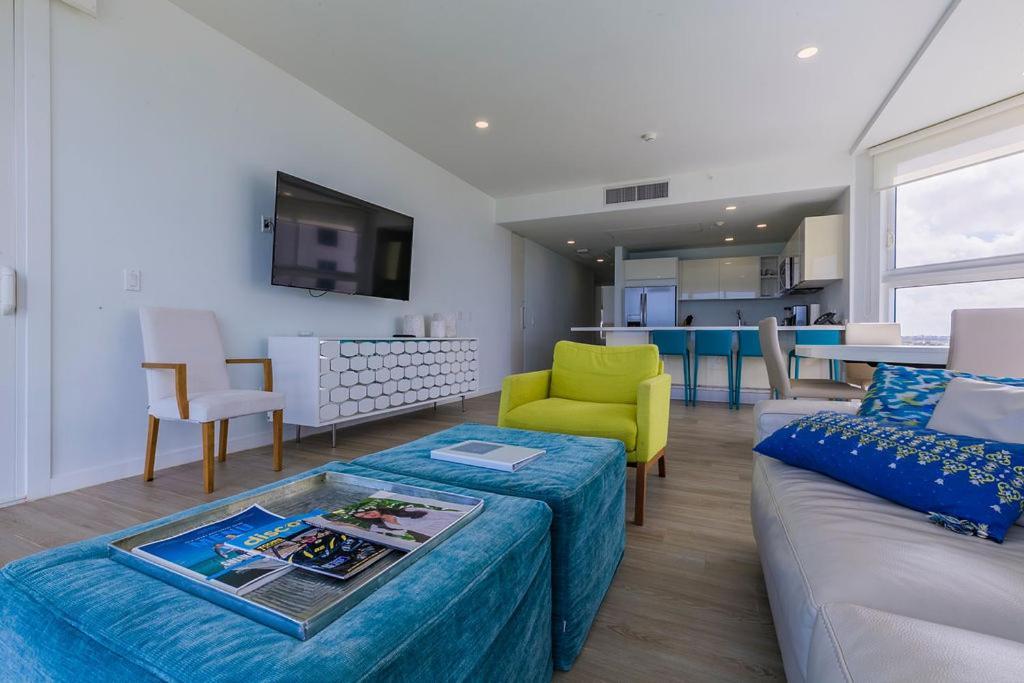 Azure Beach Residences Palm Beach Luaran gambar