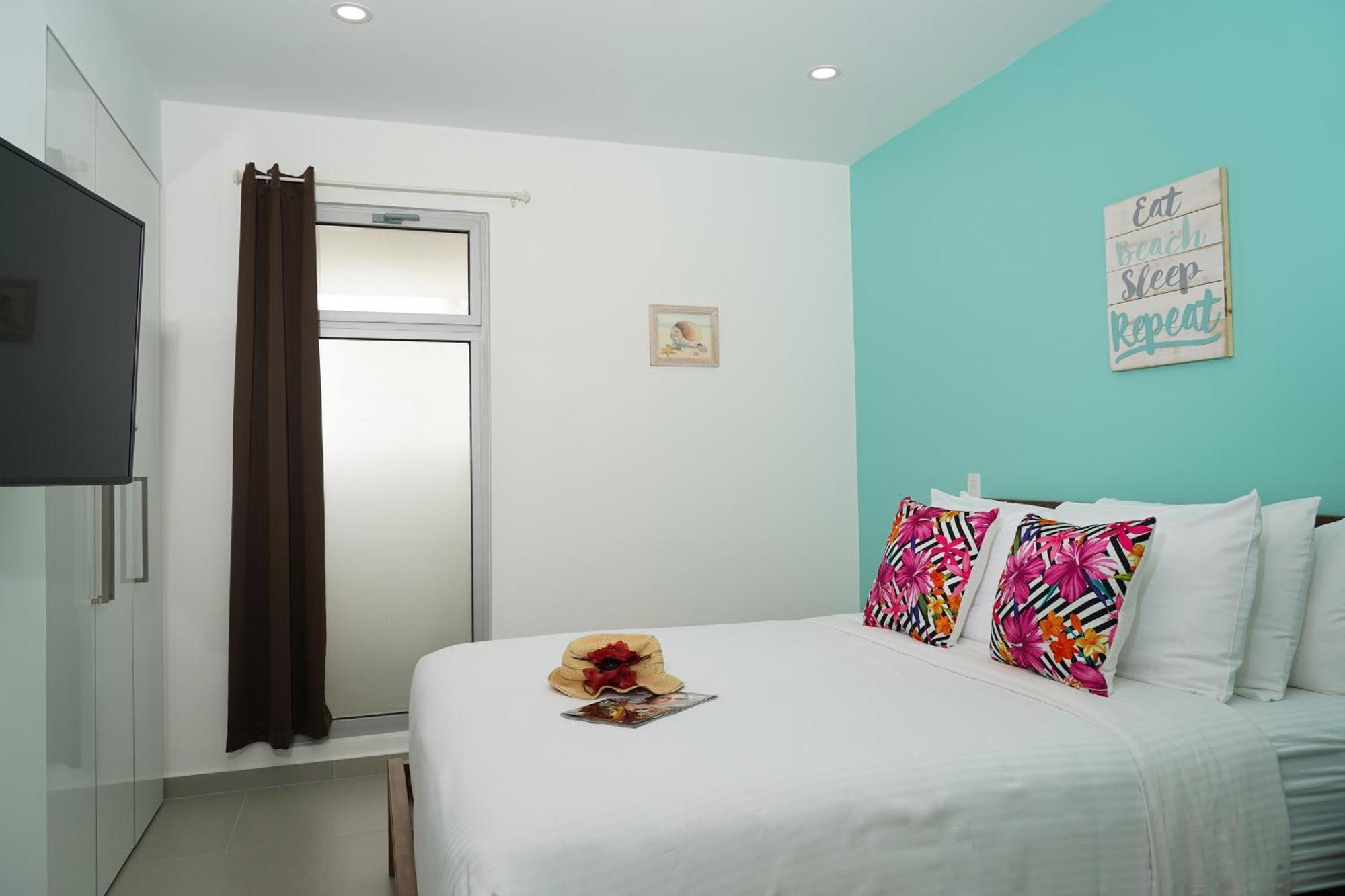 Azure Beach Residences Palm Beach Luaran gambar