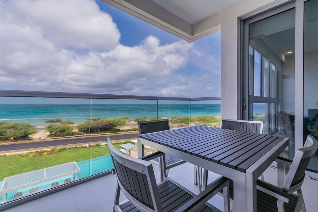 Azure Beach Residences Palm Beach Luaran gambar