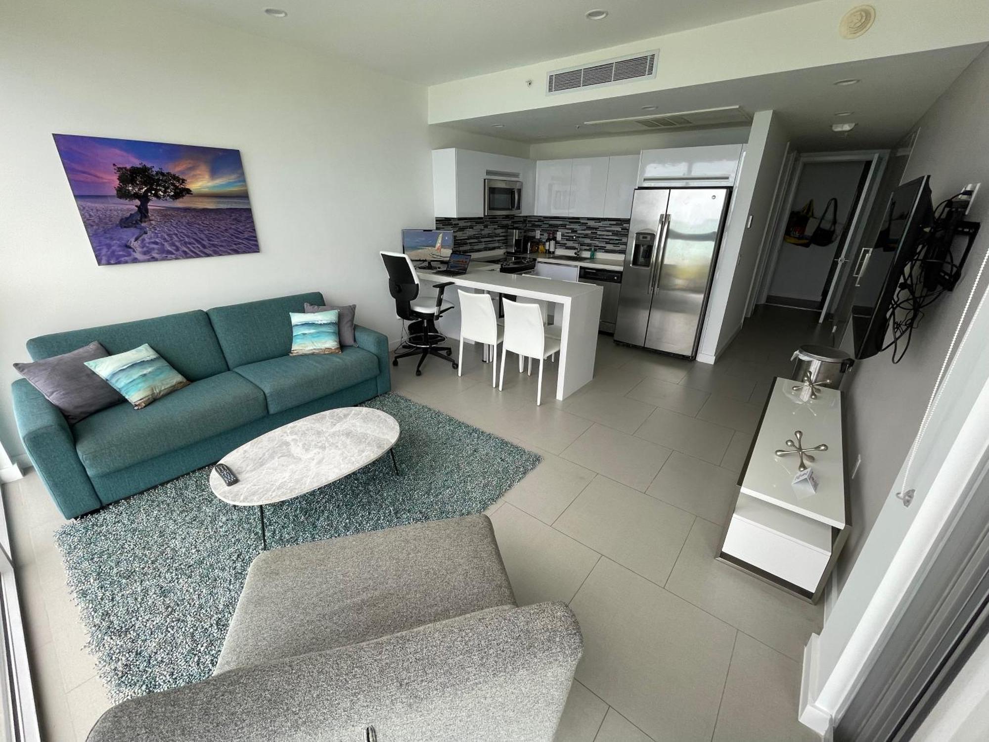 Azure Beach Residences Palm Beach Luaran gambar