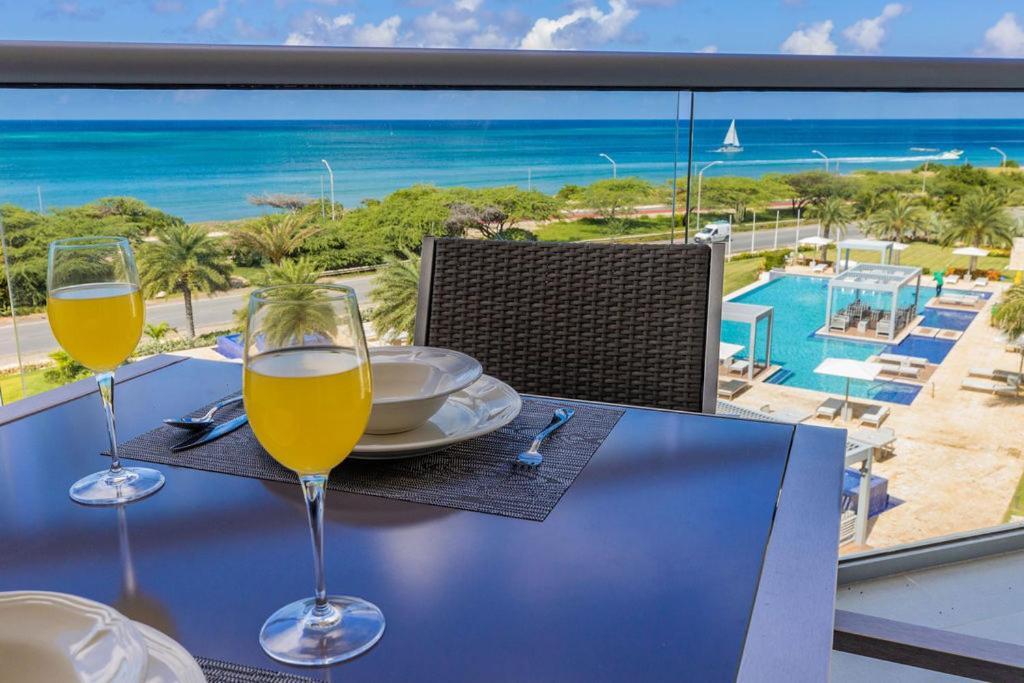 Azure Beach Residences Palm Beach Luaran gambar
